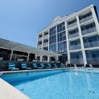 Открытый плавательный бассейн, Отель Allura