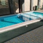 Крытый плавательный бассейн, Гостевой дом Прохлада