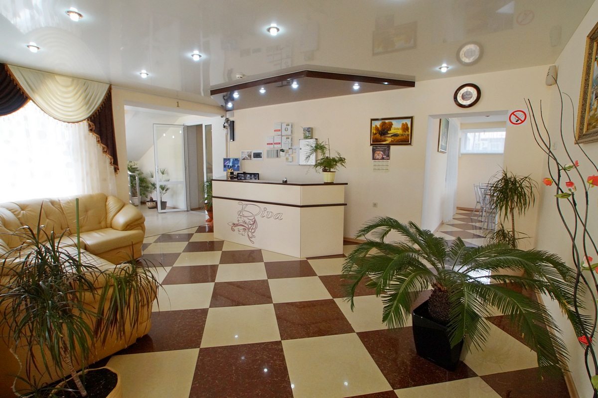 На ресепшене есть зона ожидания