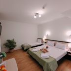 Двуспальная и односпальная кровати