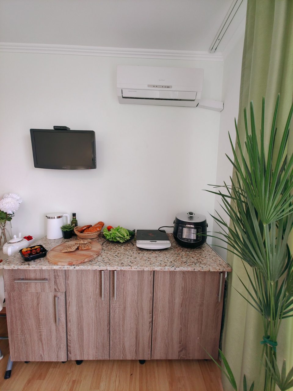 В номерах есть холодильник