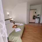 Трехместный (Полулюкс с балконом), Гостевой дом Дива