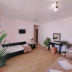 Можем предоставить детскую кроватку