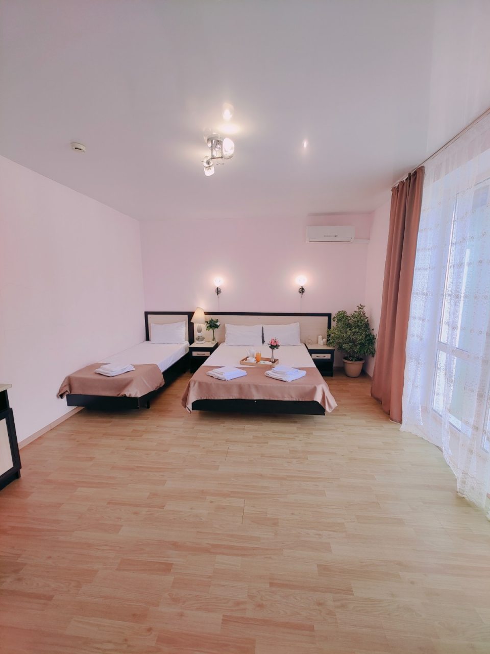 Шестиместный (Двухкомнатный люкс с лоджией), Гостевой дом Дива