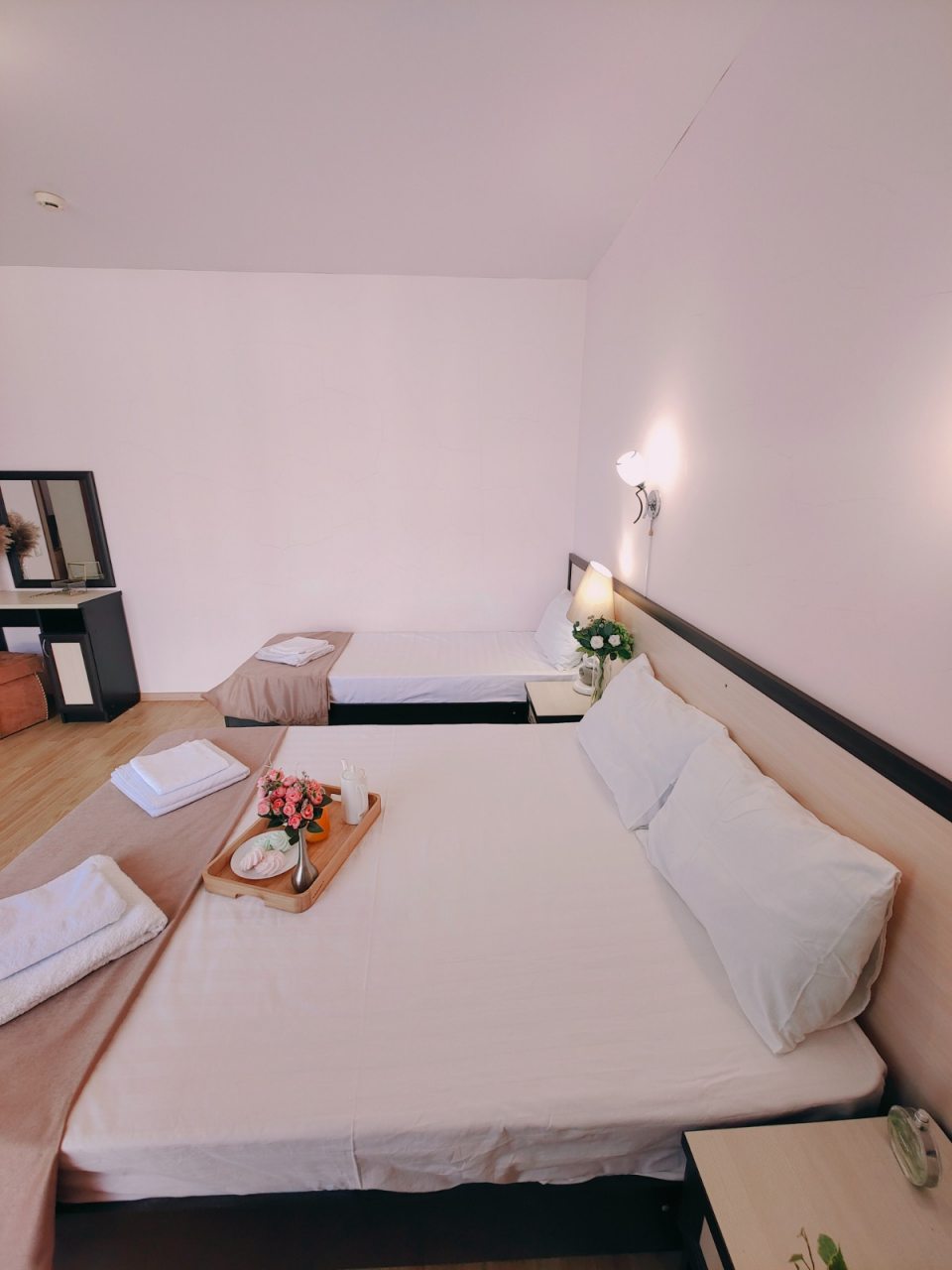 Шестиместный (Двухкомнатный люкс с лоджией), Гостевой дом Дива