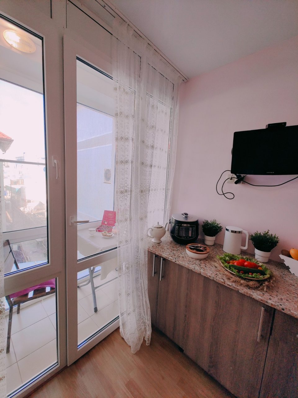 Мини кухня с индукционной плитой