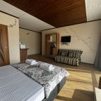 Четырехместный (Четырехместный номер с балконом), Гостевой дом Антонида