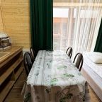 Пятиместный (Просторный номер в домике с балконом), Отель Чегет Home