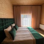 Пятиместный (Просторный номер в домике с балконом), Отель Чегет Home