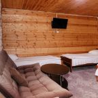 Шестиместный (Отдельный домик с личной зоной барбекю), Отель Чегет Home