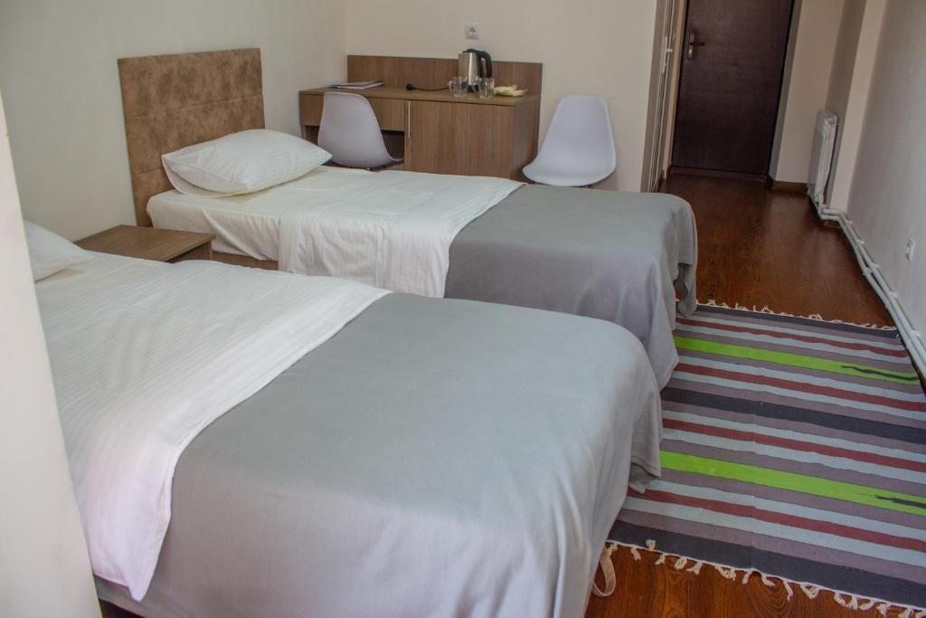 Двухместный (Двухместный номер с 2 отдельными кроватями и видом на горы) отеля Чайка Ингушетия, Армхи