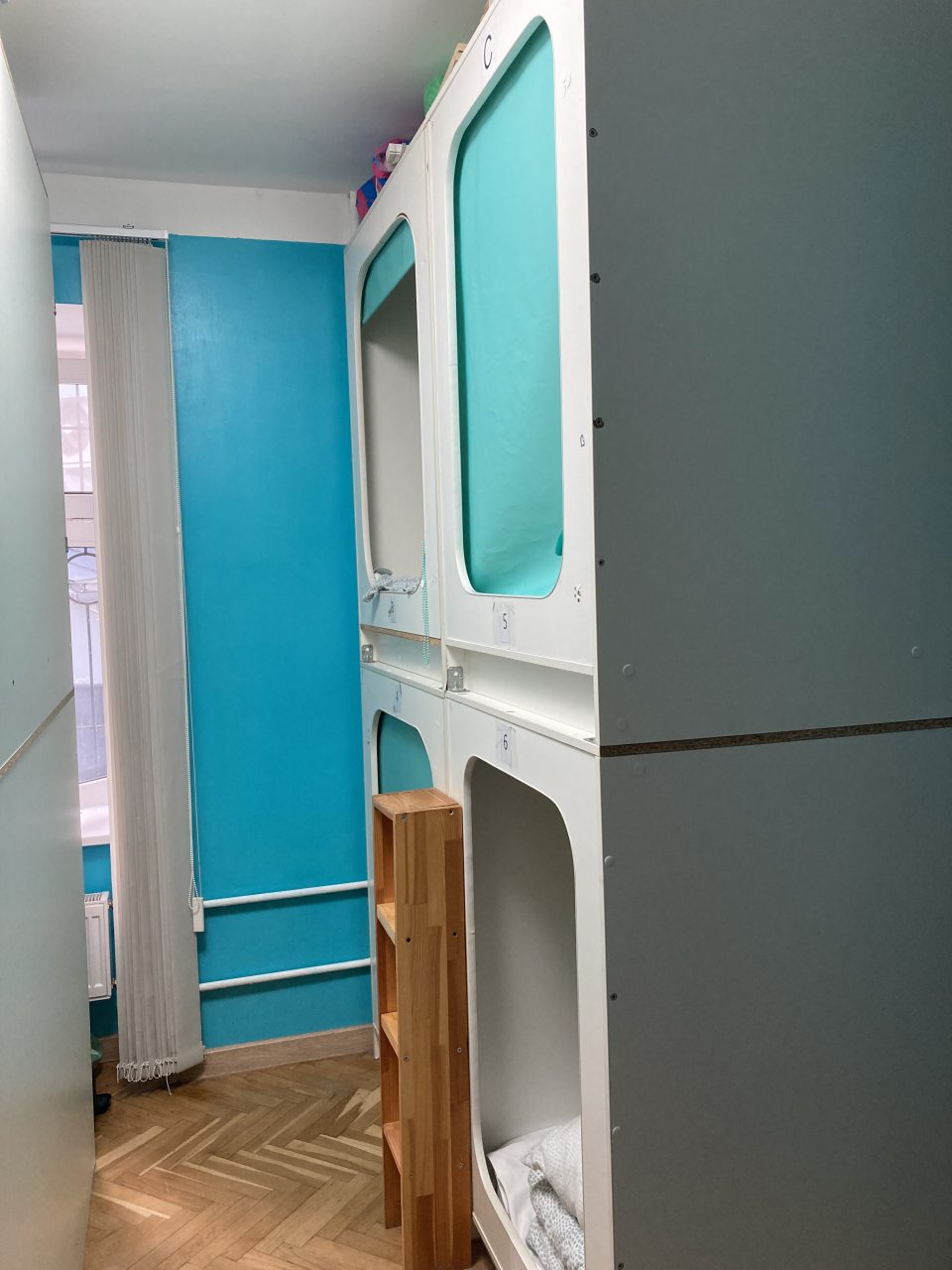 Общий 6-местный номер для мужчин и женщин