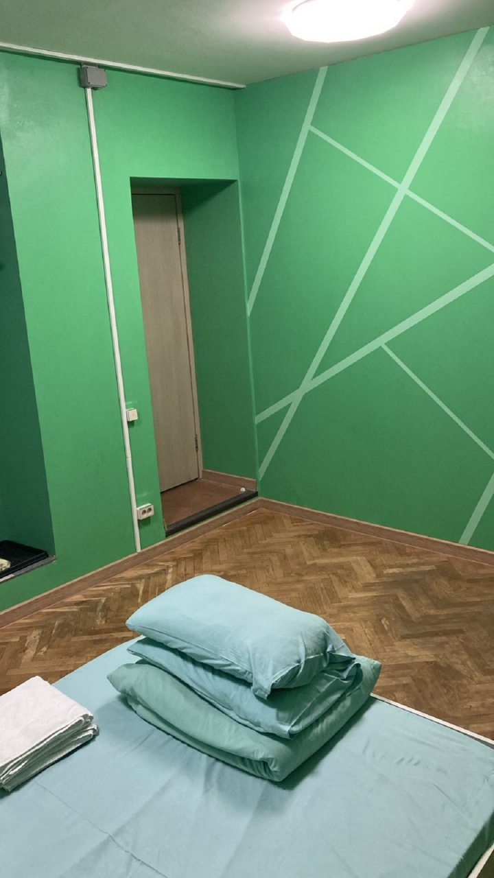 Улучшенная комната на троих с удобствами на этаже