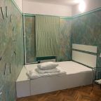 Семейный номер на троих с удобствами на этаже