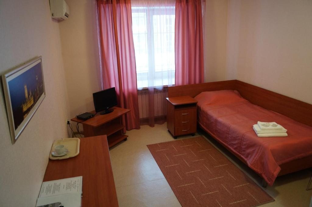 Одноместный (Одноместный номер эконом-класса с общей ванной комнатой Блок 2) гостиницы Эдем, Березники