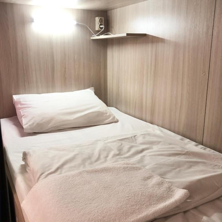 Десятиместный Мужской (Кровать в общем 10-ми местном номере для мужчин с собственной ванной) хостела Like Hostel & Hotel Moscow, Москва