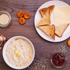 Доставка еды и напитков в номер, Отель Луна