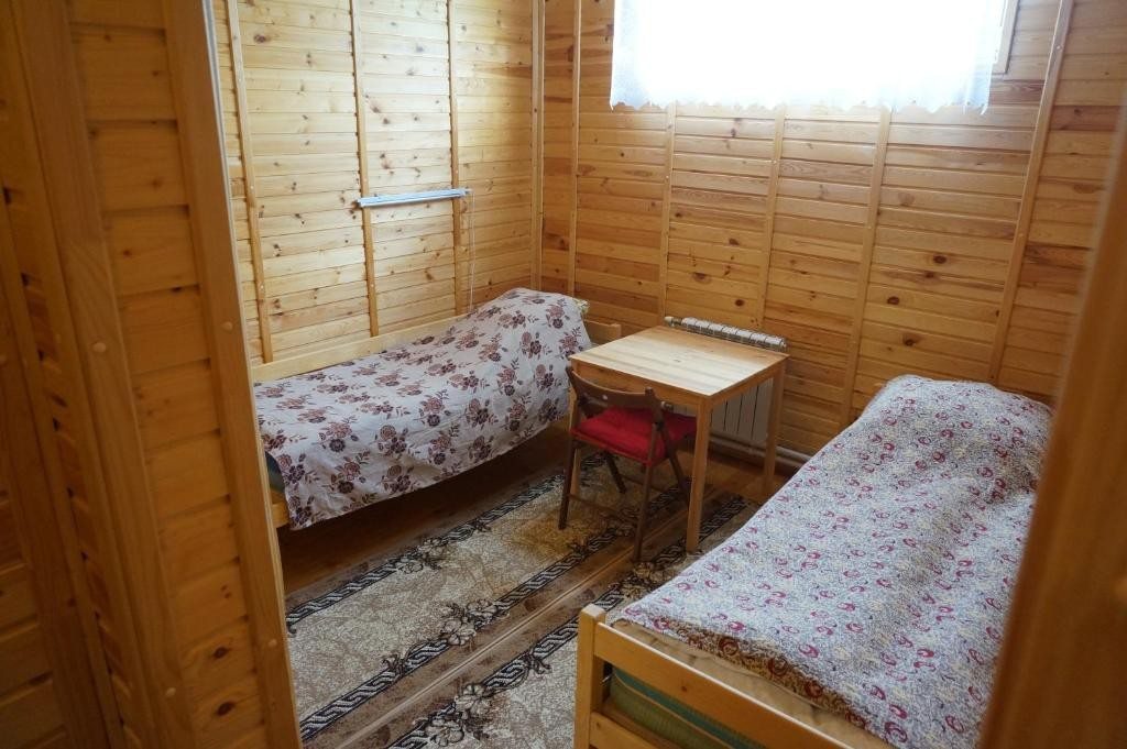 Двухместный (Двухместный номер с 2 отдельными кроватями и душем) гостевого дома Устьянин & Помор, Великий Устюг