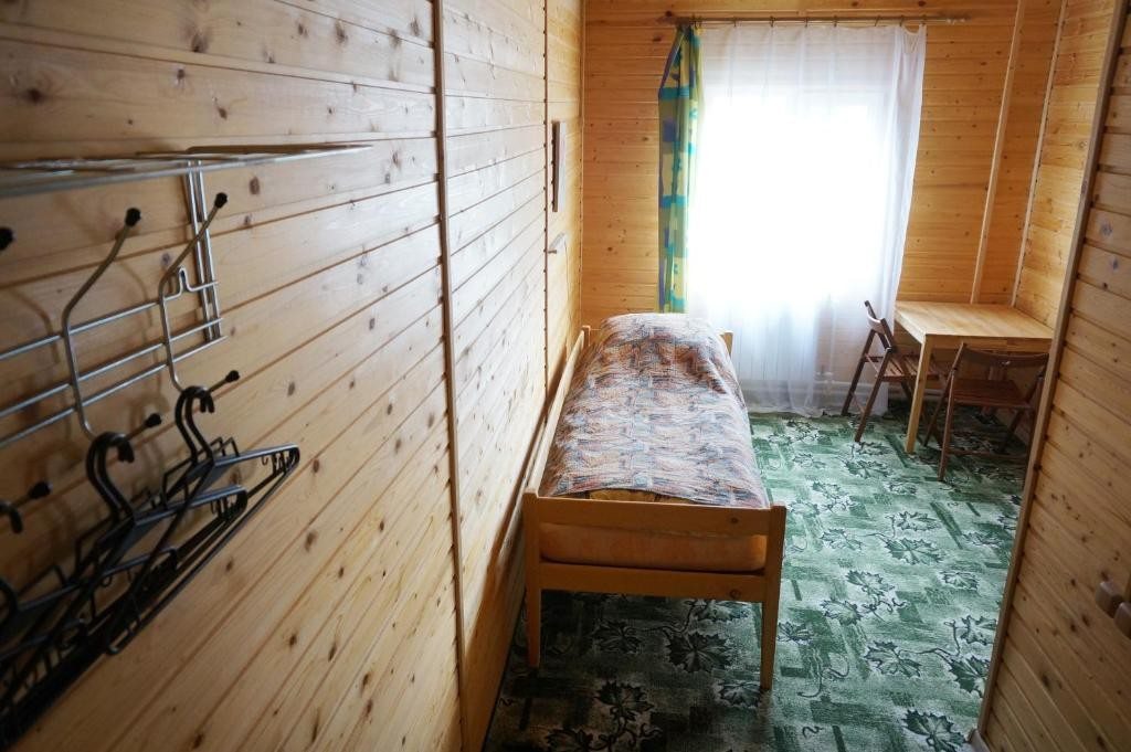 Трехместный (Трехместный номер с душем) гостевого дома Устьянин & Помор, Великий Устюг