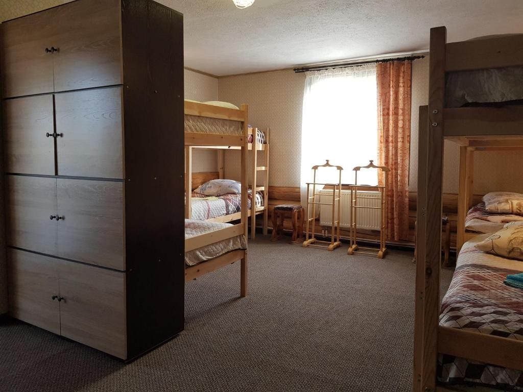 Номер (Спальное место на двухъярусной кровати в общем номере для мужчин и женщин) отеля Благодать, Усть-Кокса