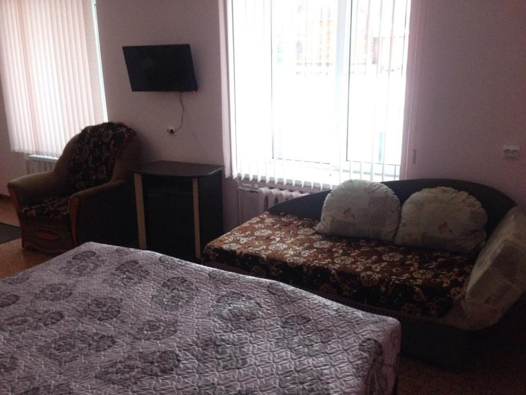 Двухместный (Двухместный номер с 1 кроватью или 2 отдельными кроватями и диваном-кроватью) гостевого дома у Татьяны на Сахарова 55, Великий Устюг