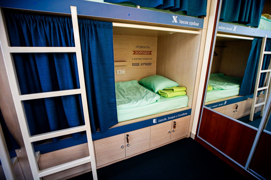 Восьмиместный (Общий номер для мужчин и женщин с 8 кроватями) хостела Bukva Hostel, Тобольск