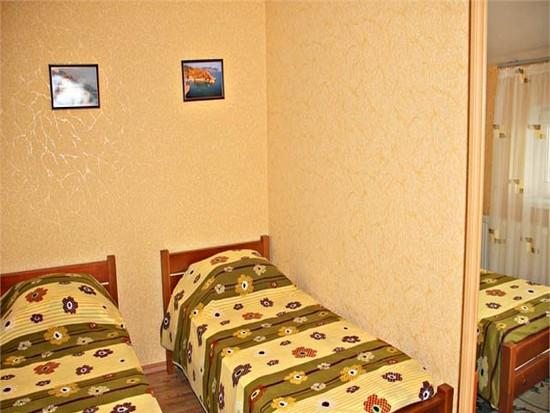 Апартаменты (С тремя спальнями) гостевого дома Людмила, Севастополь