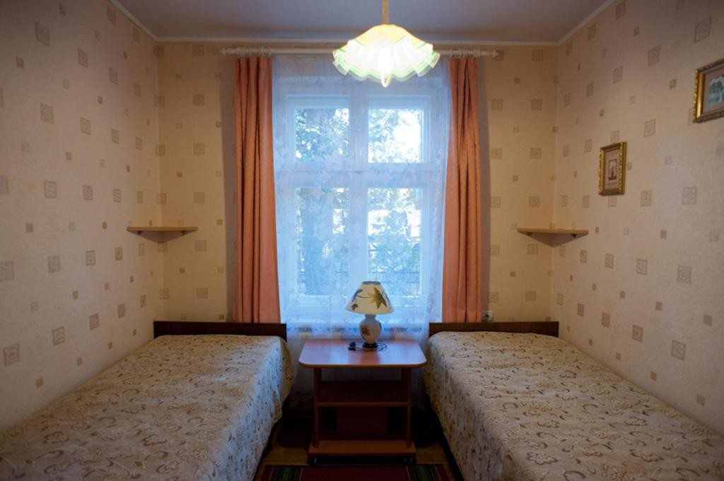 Двухместный (Двухместный номер с 2 отдельными кроватями и общей ванной комнатой) гостевого дома На Садовой, Светлогорск