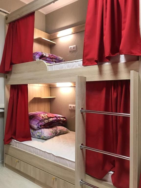 Номер (Кровать в общем номере для мужчин и женщин с 10 кроватями) хостела Номер Один, Сургут