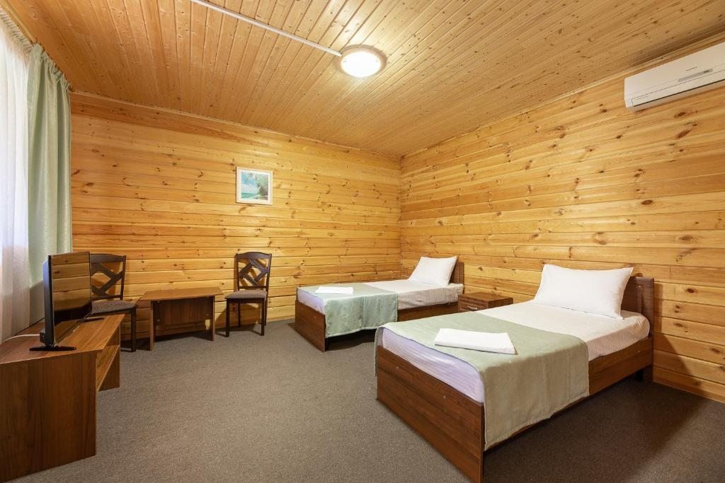 Двухместный (Улучшенный двухместный номер с 1 кроватью или 2 отдельными кроватями) гостевого дома Виктория, Сукко