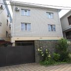 Парковка, Гостиница Династия