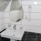 Дом (У бассейна этаж цена за номер), Гостиница Горные Забавы