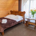 Дом (У бассейна этаж цена за номер), Гостиница Горные Забавы