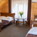 Дом (У бассейна этаж цена за номер), Гостиница Горные Забавы