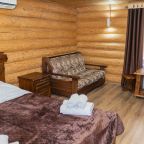 Дом (У бассейна этаж цена за номер), Гостиница Горные Забавы