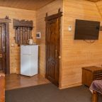 Дом (У бассейна второй этаж ,цена за номер), Гостиница Горные Забавы