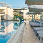 Открытый плавательный бассейн, Гостиница AURUM FAMILY