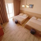 Полулюкс (5 мест балкон), Гостевой дом Бугаз