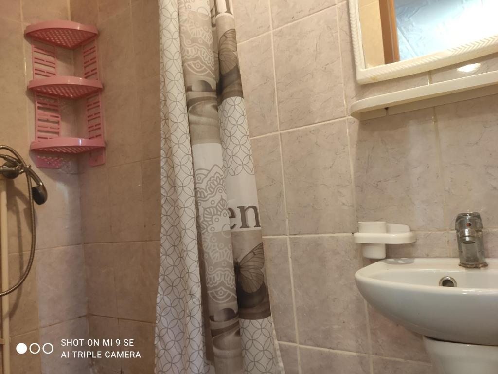 Семейный (Cемейный номер с собственной ванной комнатой) отеля Мини-Гостиница на Лиманской 58, Ейск