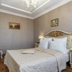 Полулюкс, Отель Чеховъ