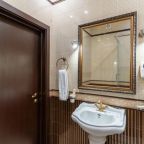 В ванной комнате есть фен, полотенца, гигиенический набор