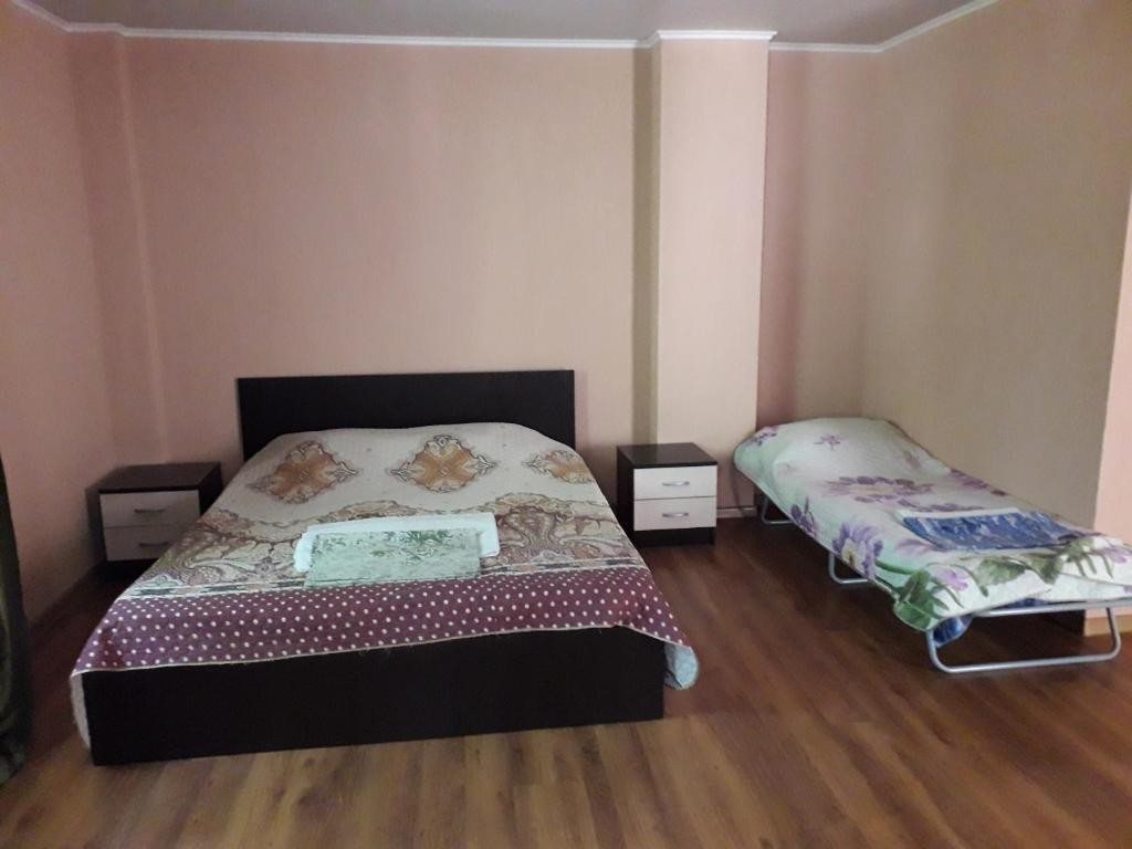 Трехместный (Стандартный трехместный номер) мини-гостиницы Аврора, Джубга