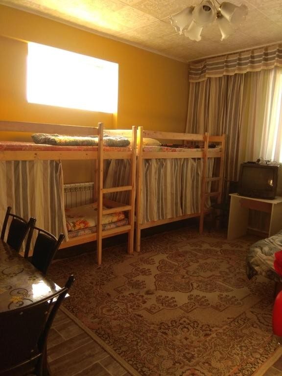 Номер (Спальное место на двухъярусной кровати в общем номере для женщин) хостела Жара, Чапаевск