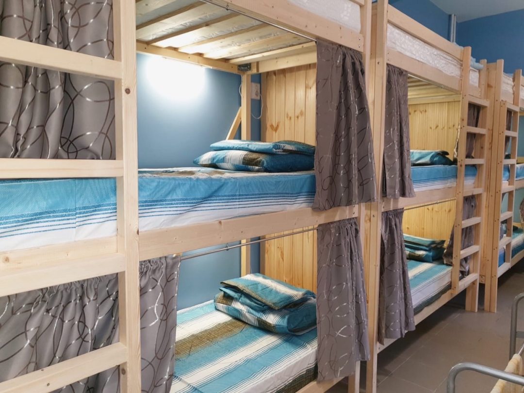 Шестиместный (Спальное место на двухъярусной кровати в общем номере для мужчин и женщин) хостела Касл, Челябинск