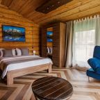 Шале (У реки), База отдыха Altay Sense