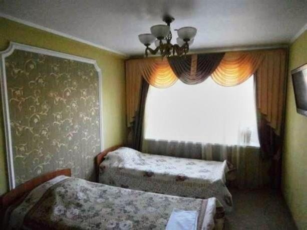 Двухместный (Бюджетный двухместный номер с 2 отдельными кроватями) отеля Relax, Пятигорск