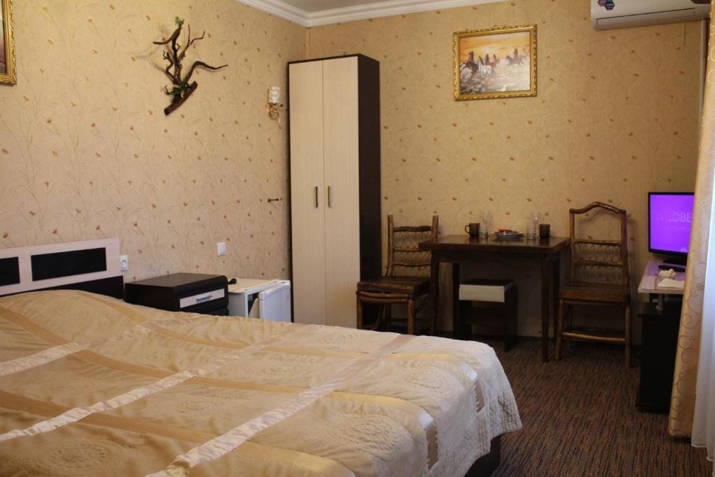 Двухместный (Двухместный номер Делюкс с 1 кроватью и душем) гостевого дома У Друзей, Пятигорск