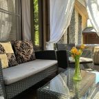 Апартаменты (С террасой), Гостевой дом Family