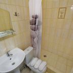 Трехместный (Трехместный номер с балконом), Коттедж Прибрежный