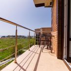 Трёхместный и более (Трехместный номер с балконом с видом на море), Гостевой дом Прибрежный